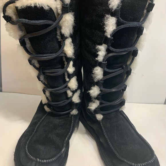 UGG Tall Black wool lined NEW CONDITION winter boots - Picture 4 of 12